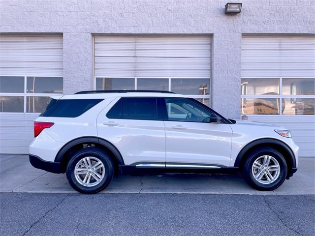 2024 Ford Explorer XLT photo 2