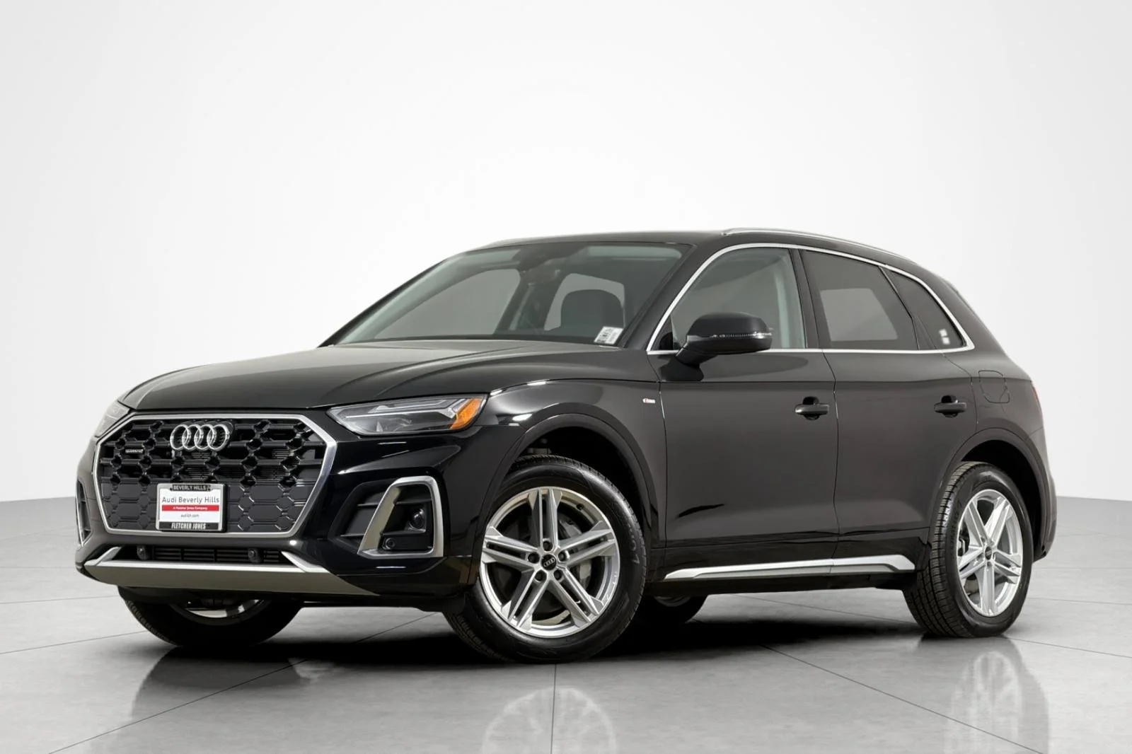 2025 Audi Q5 55 e Premium's photo