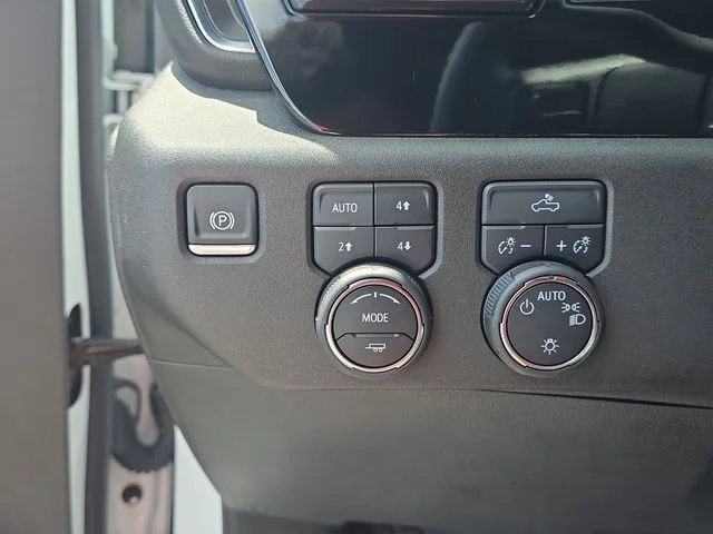 Used 2024 White Chevrolet LT image 27