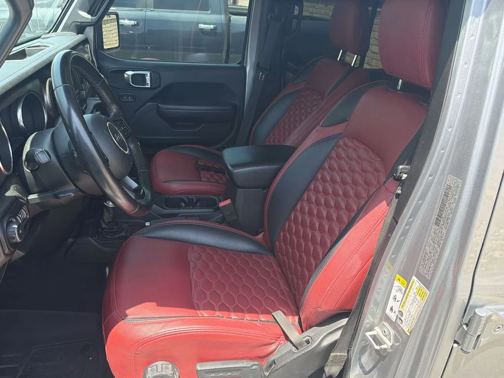 Certified Used 2019 Silver Jeep Unlimited Sport S image 12