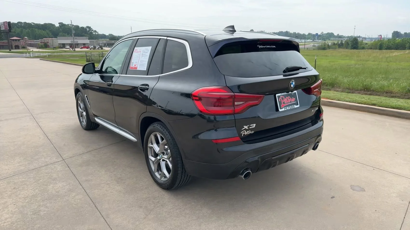 Used 2021 Black Sapphire Metallic BMW xDrive30i image 7