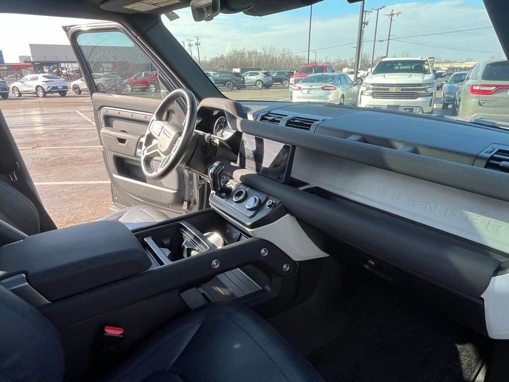 2023 Land Rover Defender SE - Photo 26