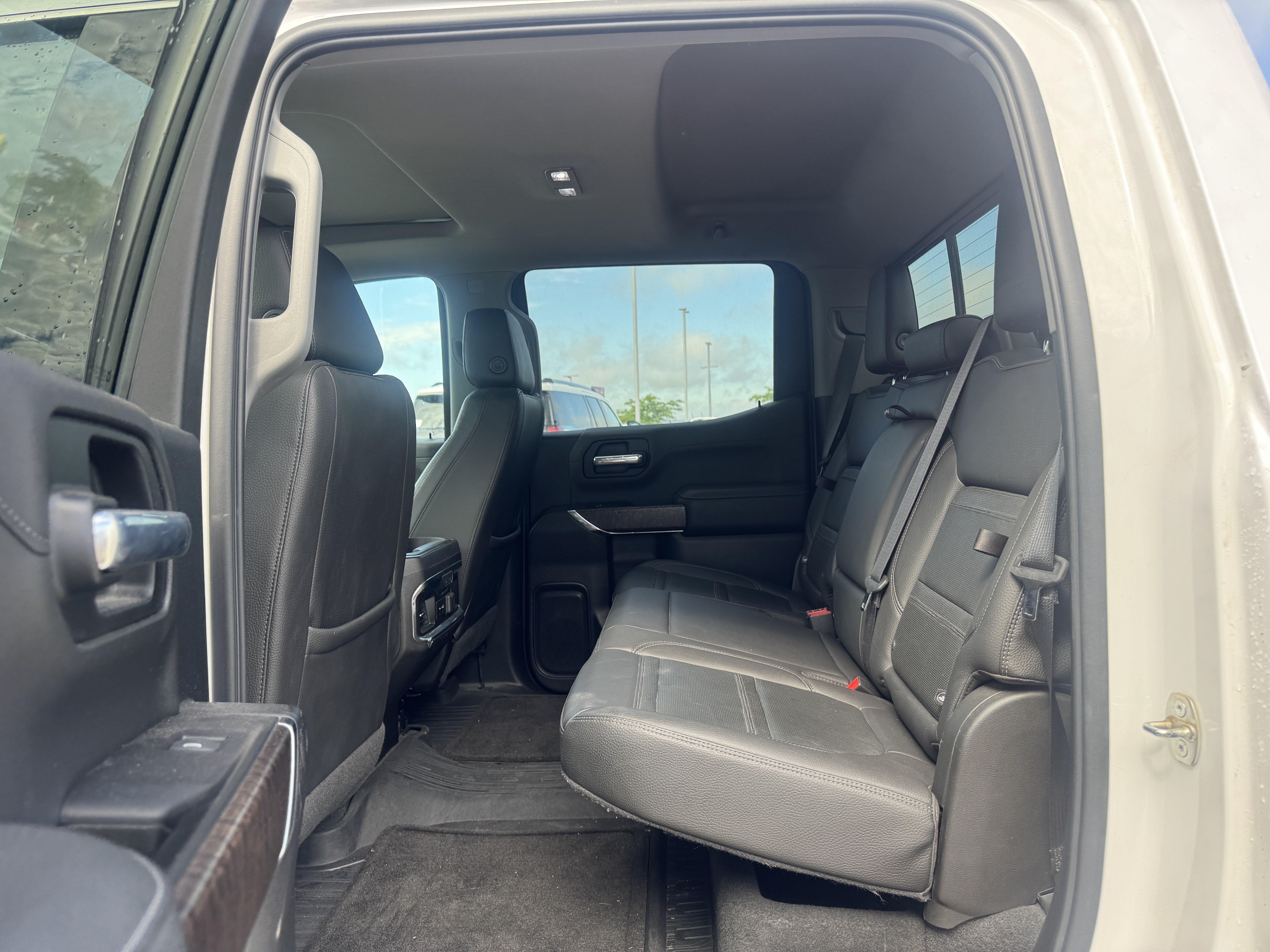 Used 2019 White Frost Tricoat GMC Denali image 8