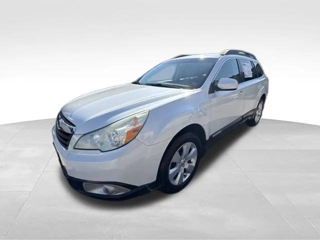 Used 2010 White Subaru 2.5i Premium image 3