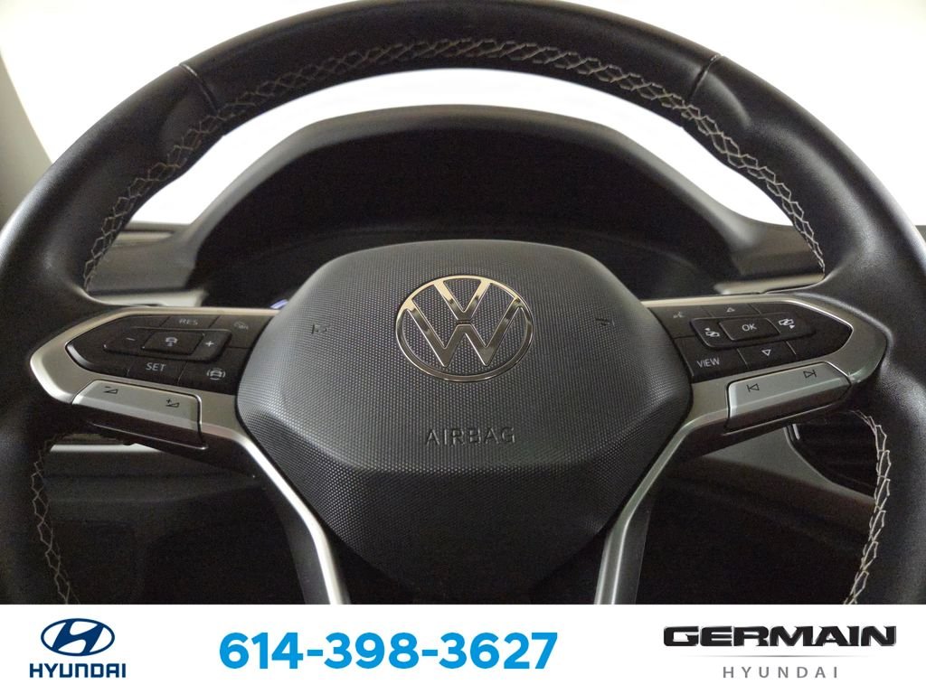 Used 2023 White Volkswagen 3.6L V6 SE w/Technology image 22