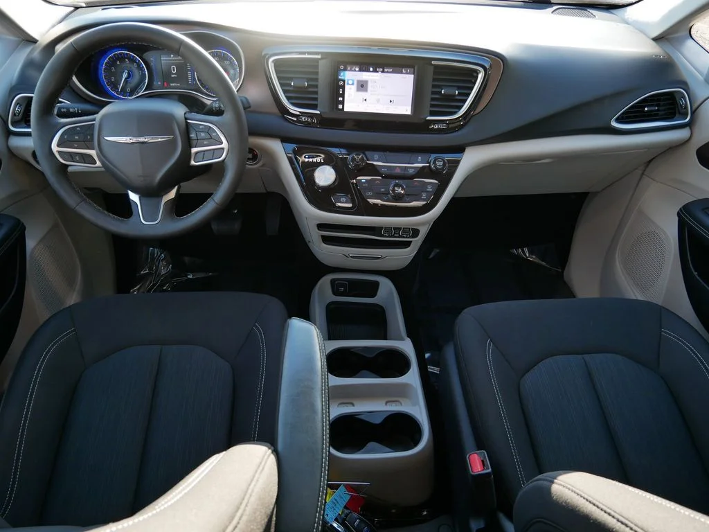 Used 2024 Silver Chrysler LX image 13