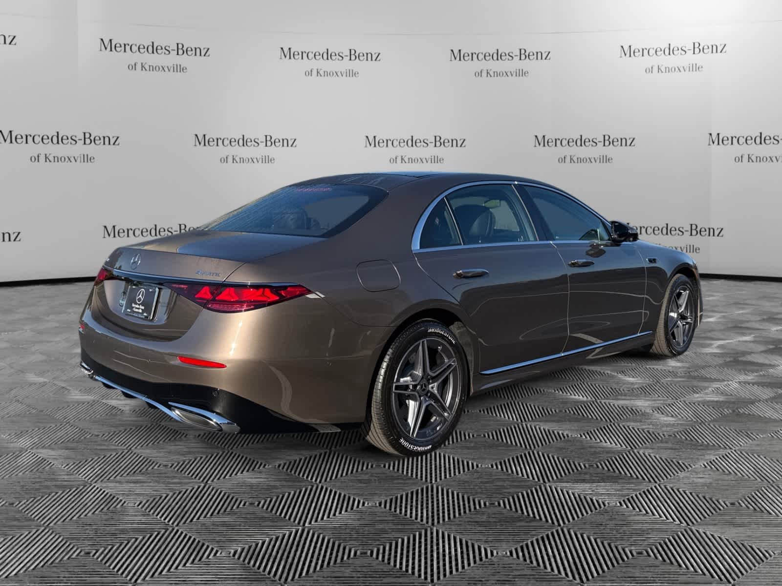 New 2027 Sonoran Brown Metallic Mercedes-Benz S 580 image 5