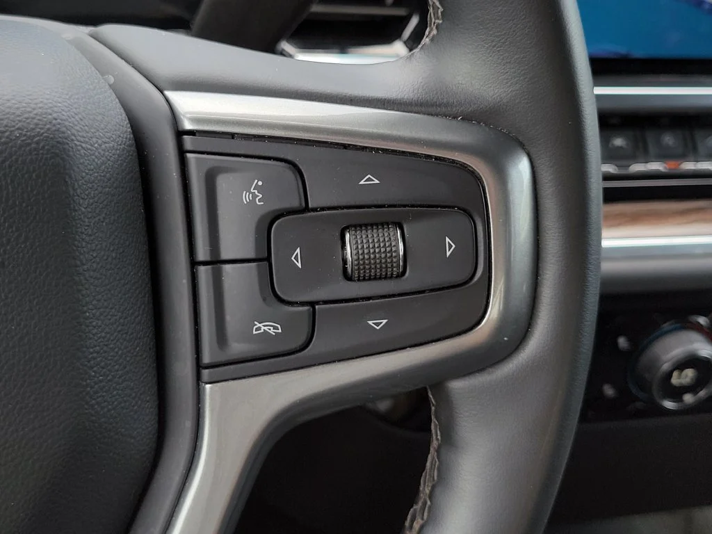 Used 2026 Sterling Gray Metallic Chevrolet LT image 29