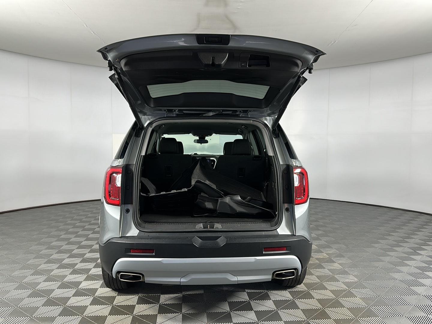 Used 2023 Sterling Metallic GMC SLE image 20