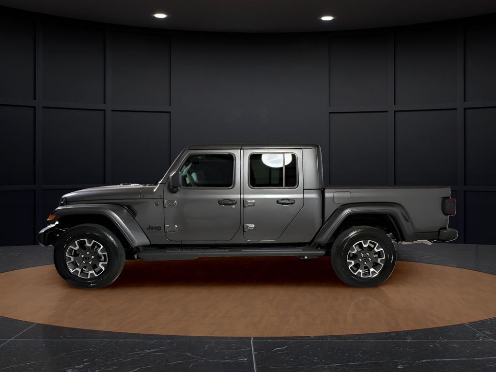 New 2026 Granite Crystal Metallic Clearcoat Jeep Sahara image 4