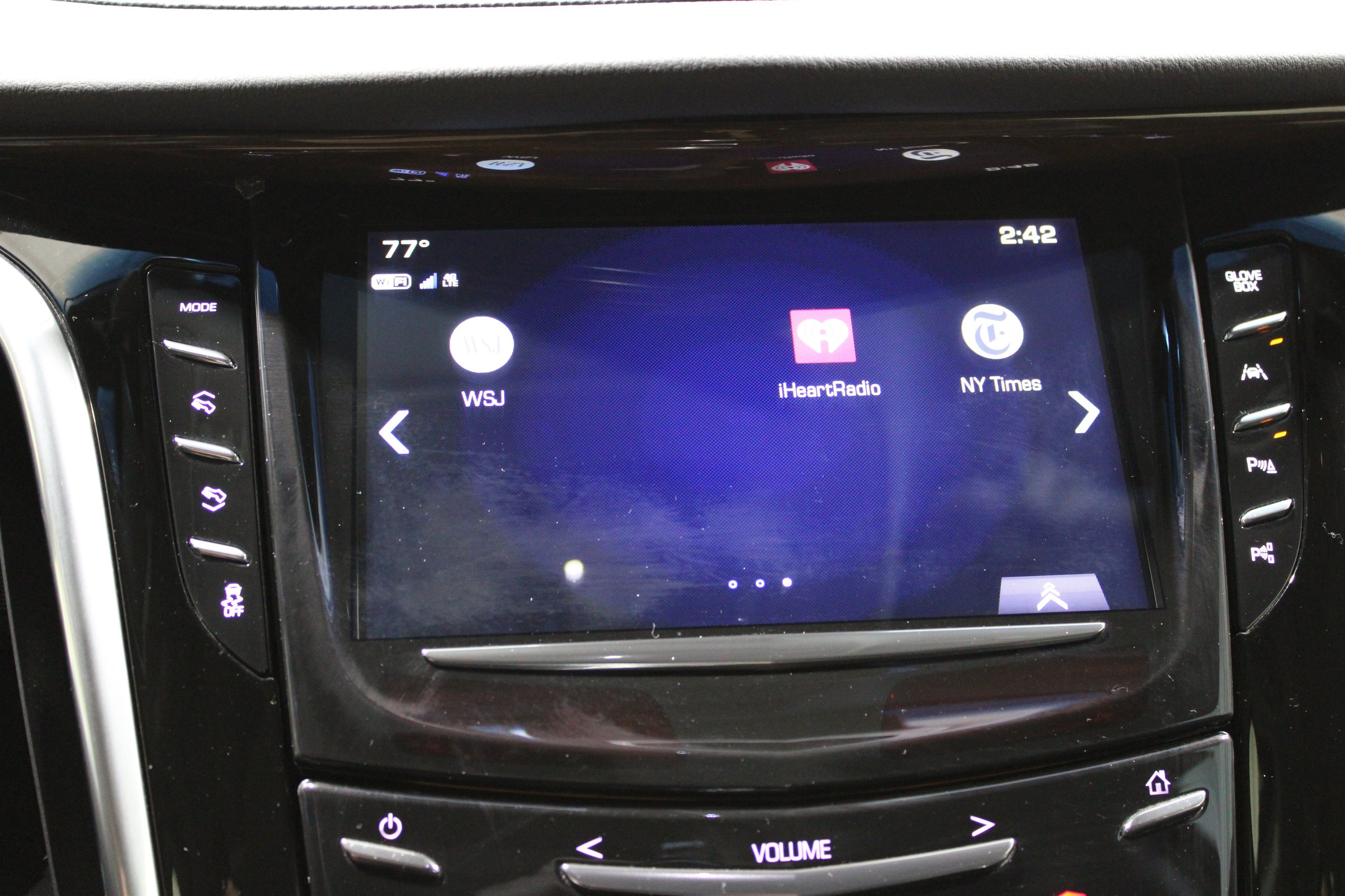 Used 2019 Black Raven Cadillac Luxury image 18