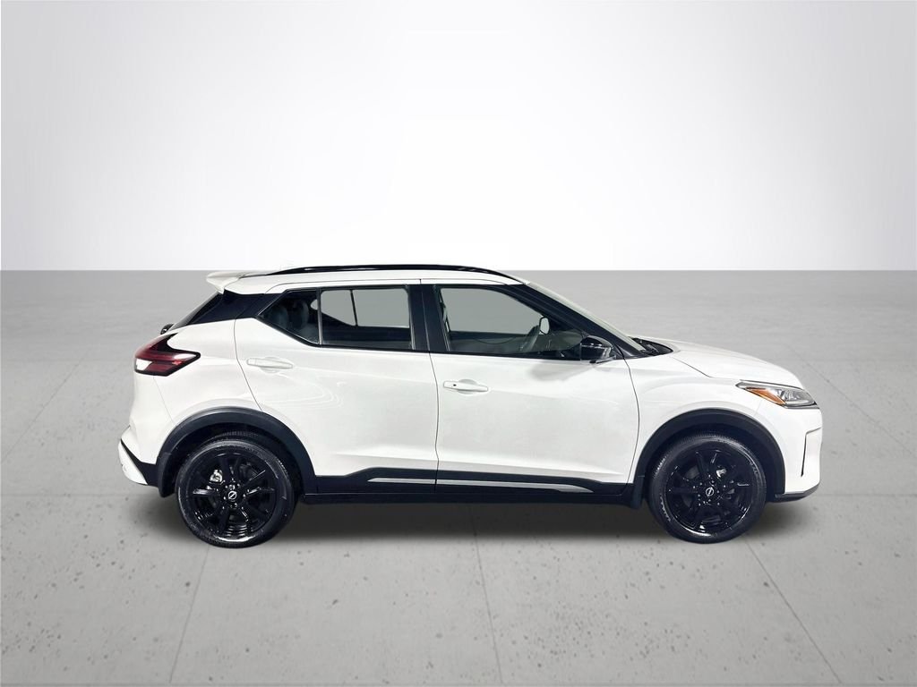 Used 2024 Aspen White Nissan SR image 5