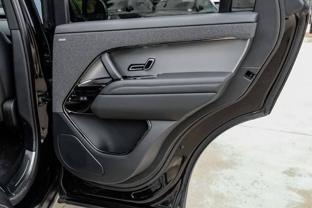 Used 2025 Black Land Rover SE image 54