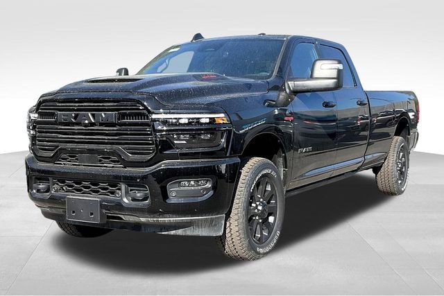 New 2025 Diamond Black Crystal Pearl-Coat Exterior Paint RAM Laramie image 32