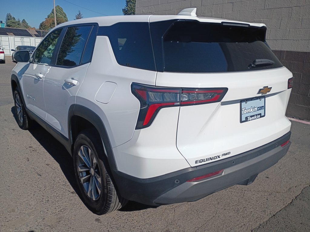 Used 2026 White Chevrolet LT image 6