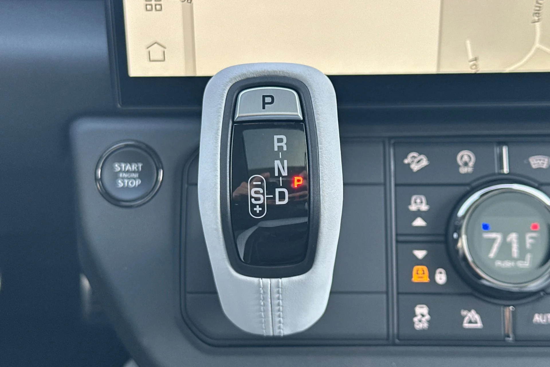 New 2026 SARGASSO BLUE Land Rover 110 P635 OCTA image 24