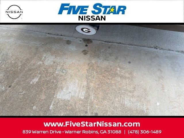 Used 2020 Black Chevrolet Custom image 13