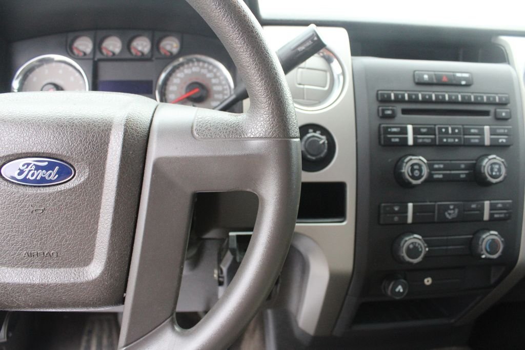 Used 2010 Black Ford XLT image 10
