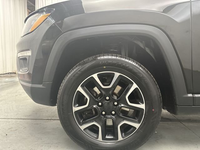 Used 2019 Black Jeep Trailhawk image 21