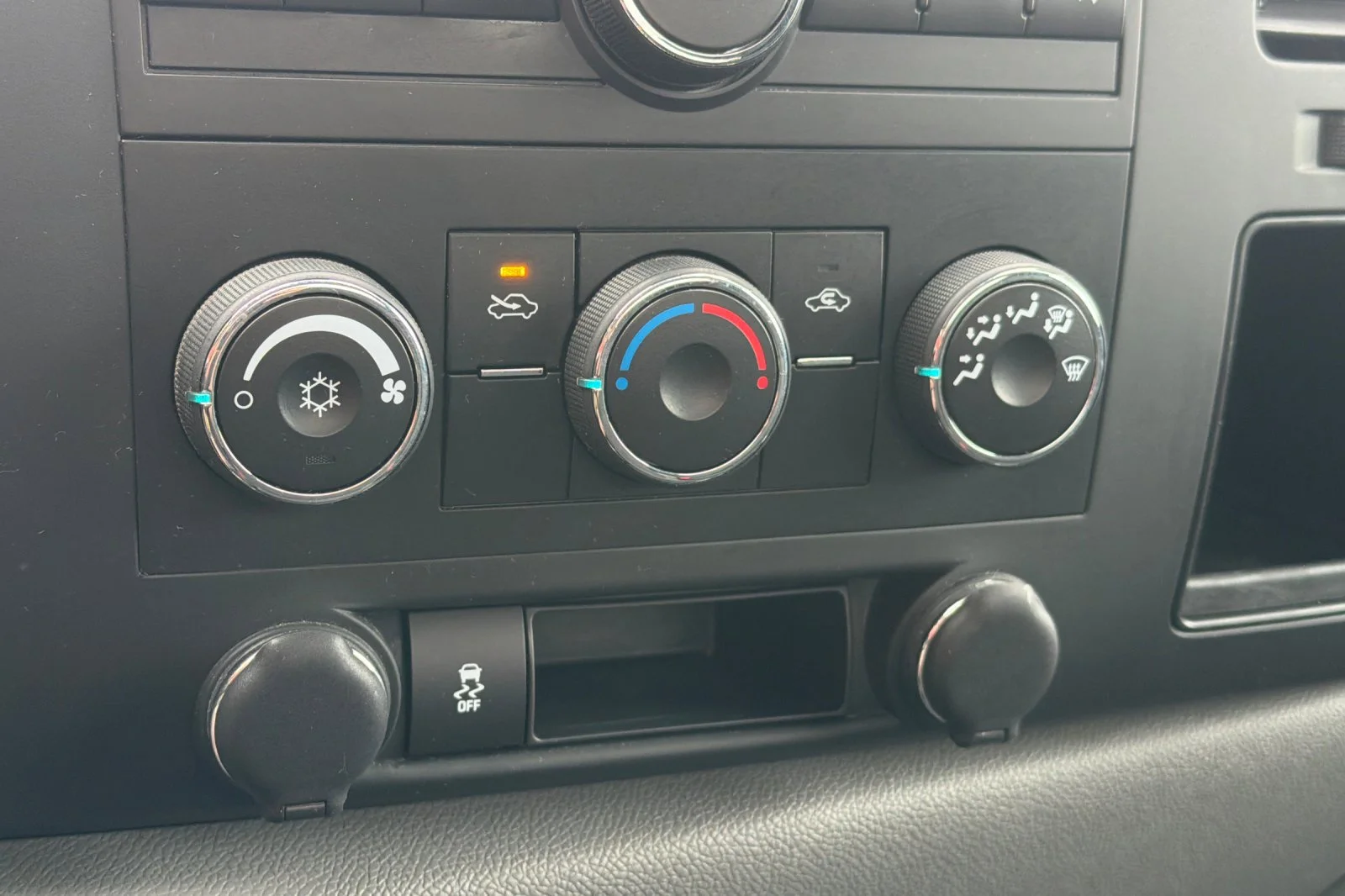 Used 2013 Summit White Chevrolet Work Truck image 15
