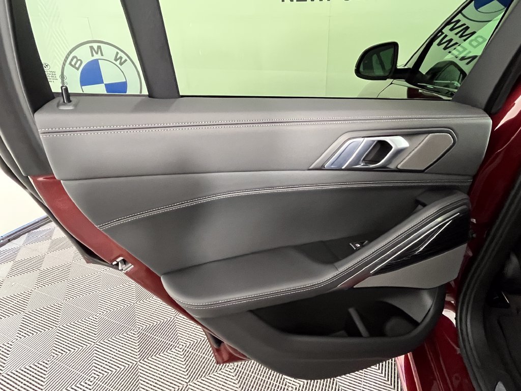 Used 2026 Red BMW xDrive40i image 27