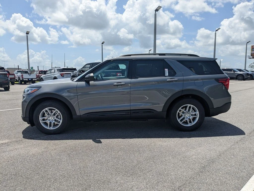 New 2026 Carbonized Gray Metallic Ford Active image 7