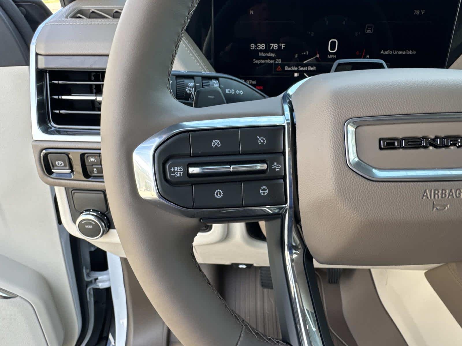 2026 GMC Yukon Denali - Photo 15
