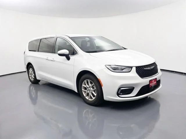 Used 2023 White Chrysler Touring L image 12