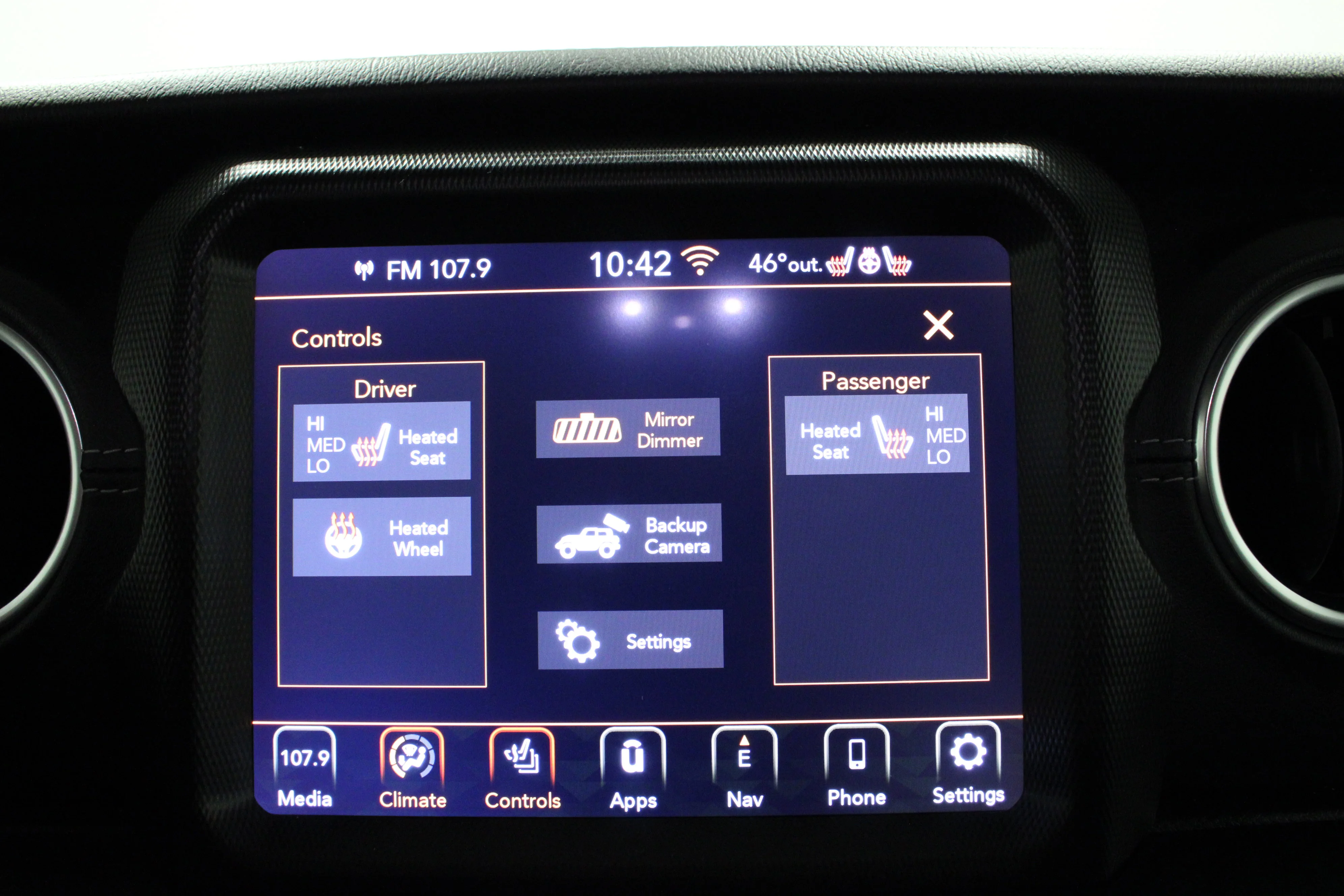 Used 2021 Granite Crystal Metallic Clearcoat Jeep Sahara image 22
