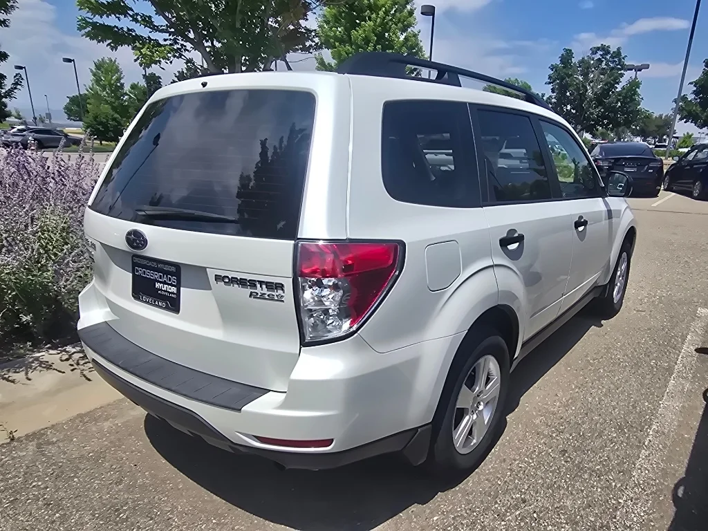 Used 2013 Satin White Pearl Subaru 2.5X image 5