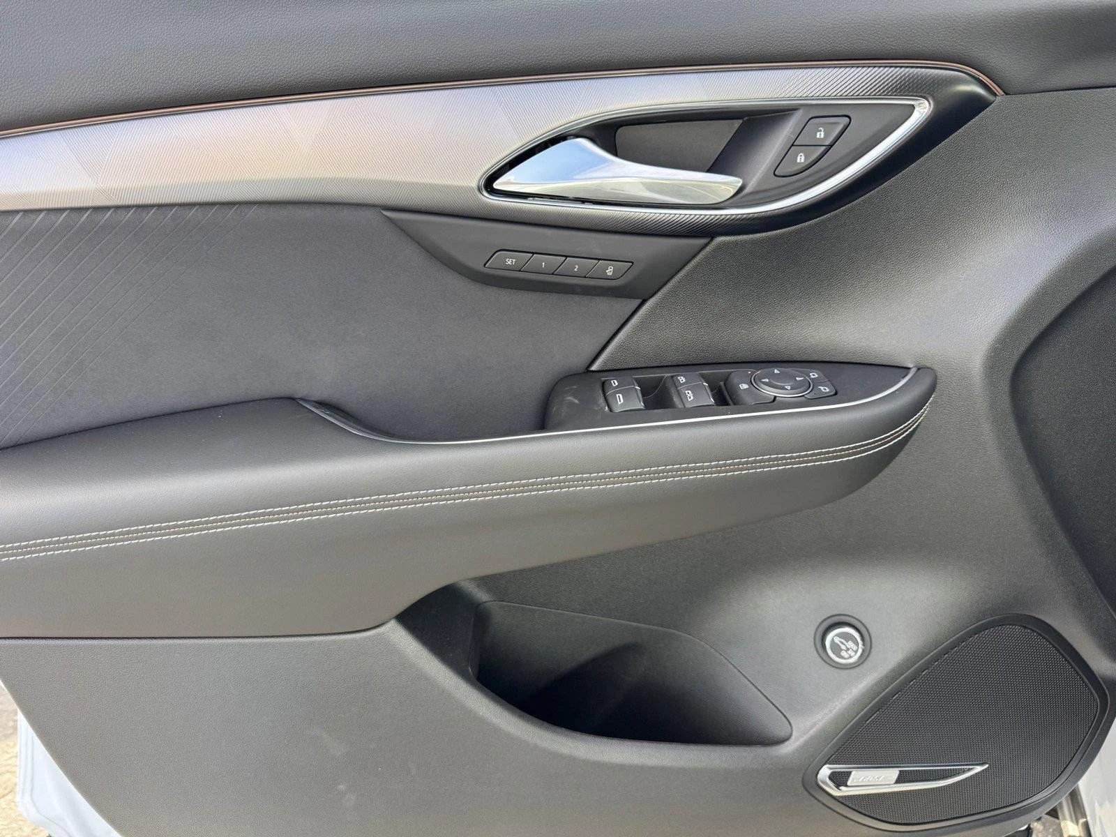 New 2026 Iridescent White Tricoat Buick Sport Touring image 14