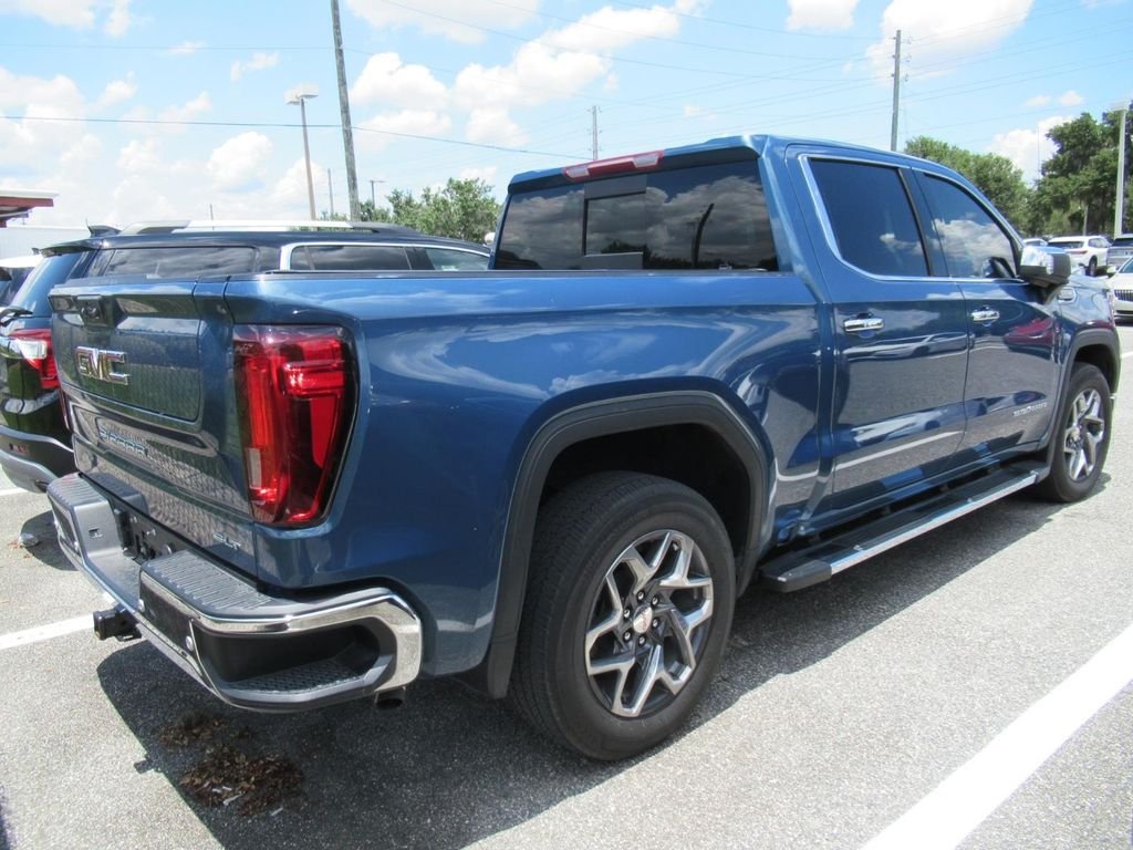 Used 2024  GMC SLT image 4