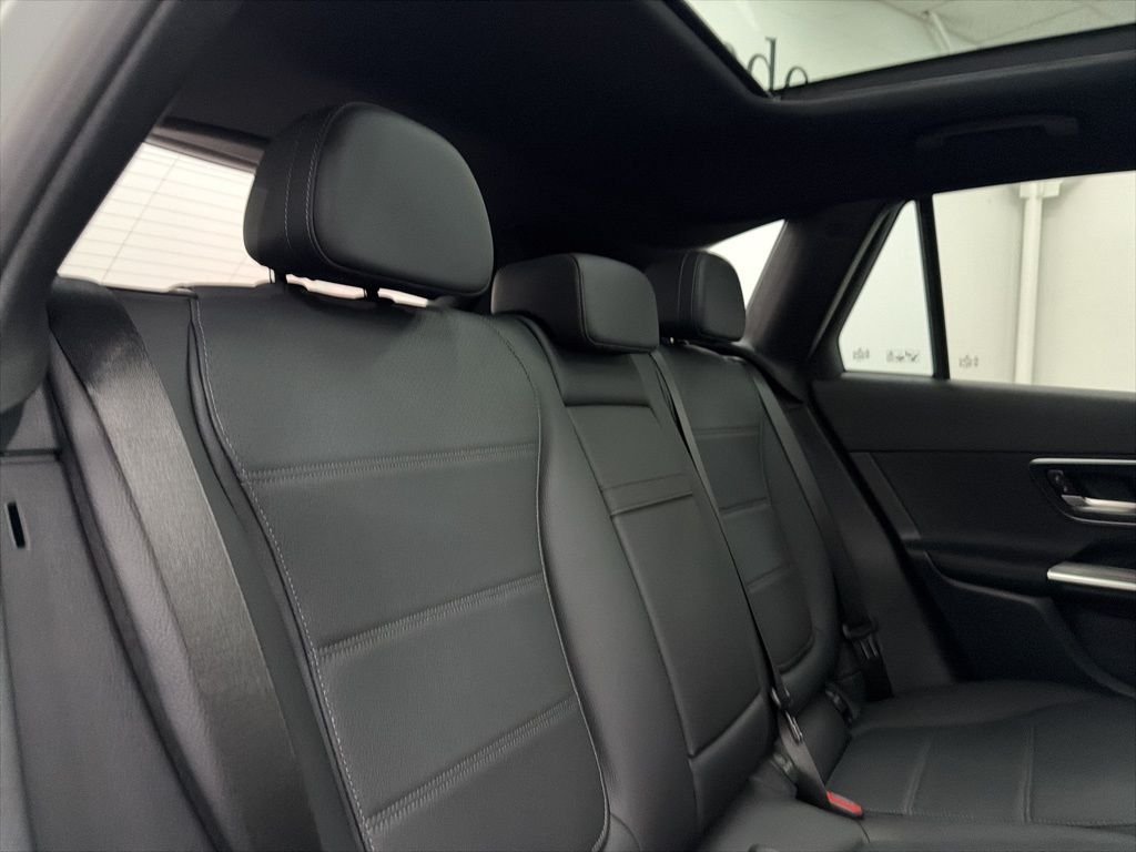 Used 2026 White Mercedes-Benz GLC 300 image 26