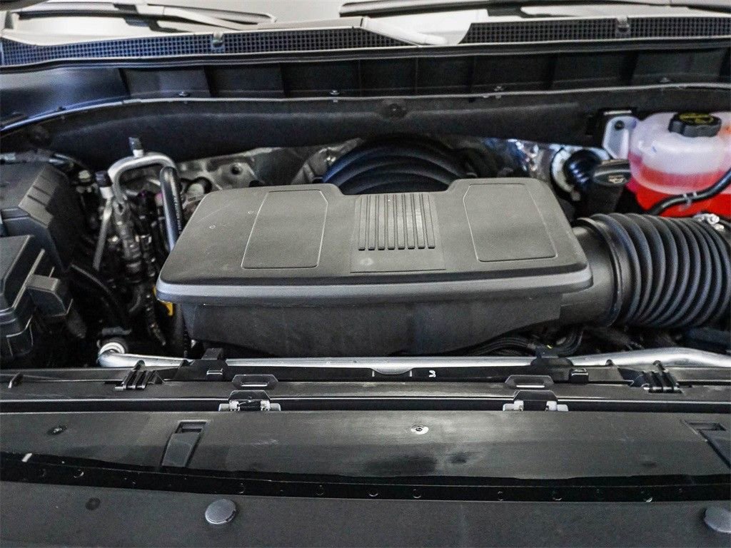 2026 Chevrolet Suburban LS - Photo 13