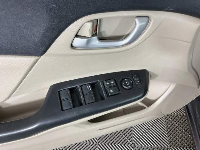 Used 2012  Honda LX image 12