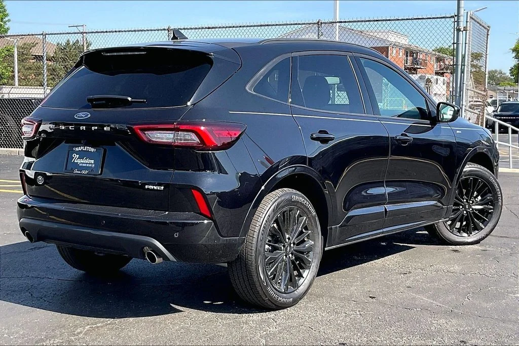 New 2026 Agate Black Metallic Ford ST-Line Elite image 12