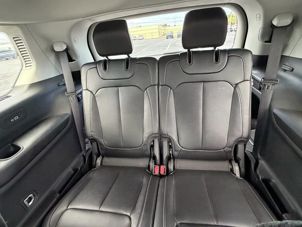 Used 2023 Gray Jeep Limited 4x4 image 13