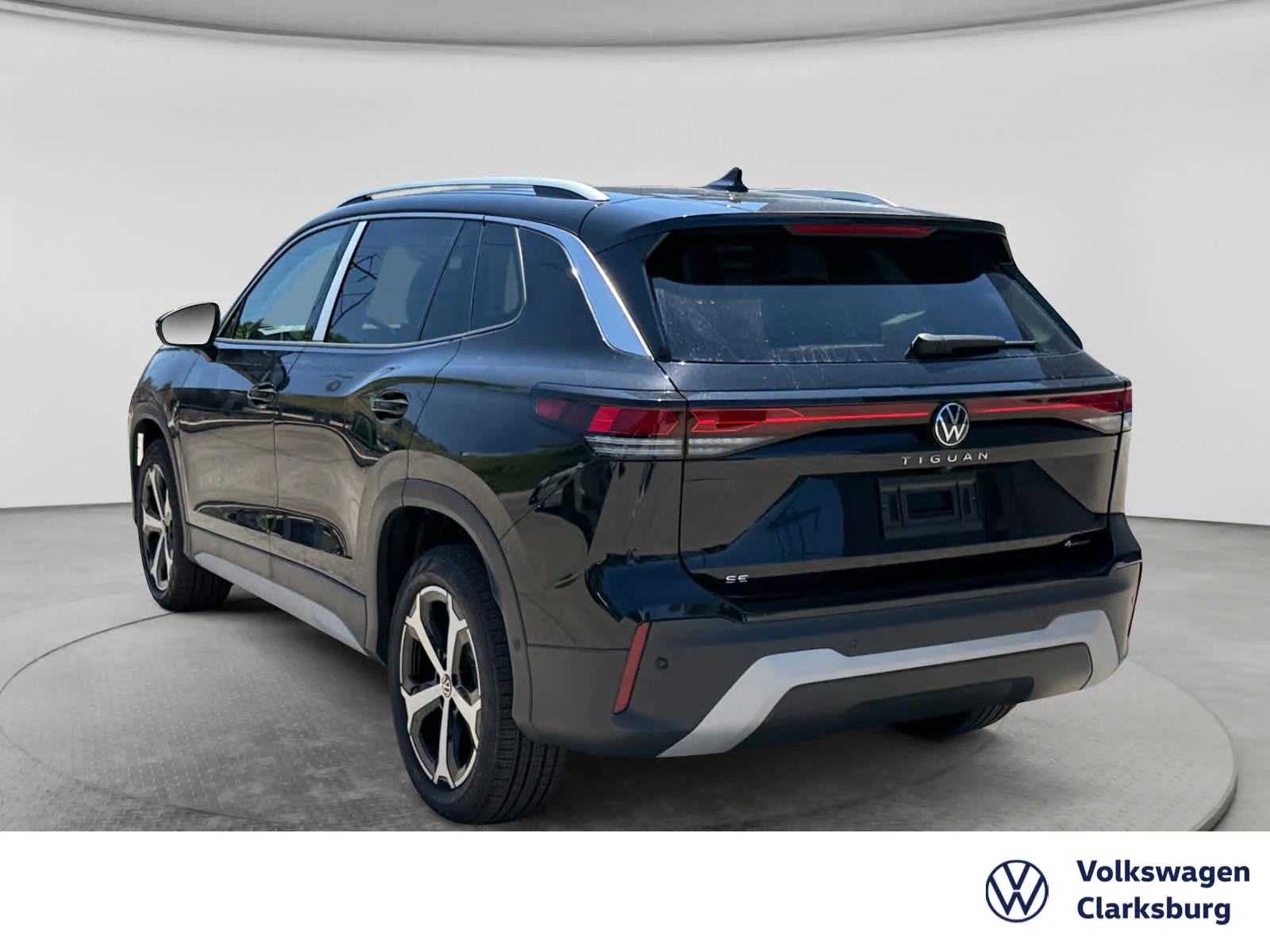 2026 Volkswagen Tiguan SE - Photo 7