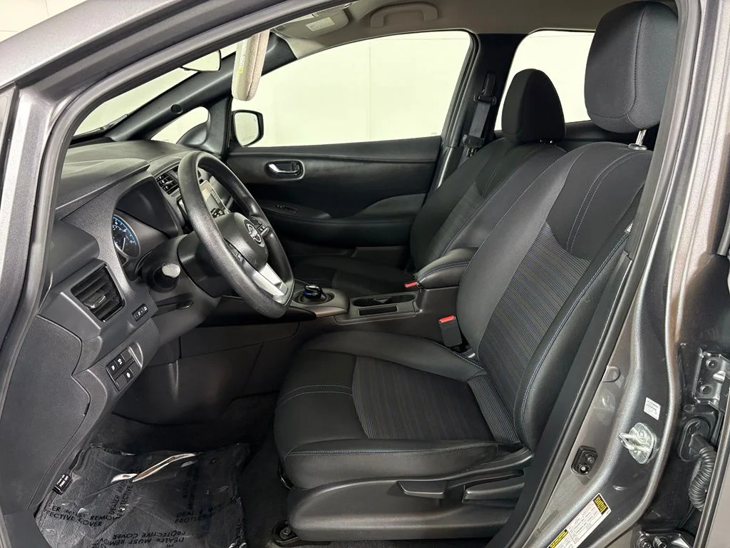 Used 2025 Gray Nissan S image 18