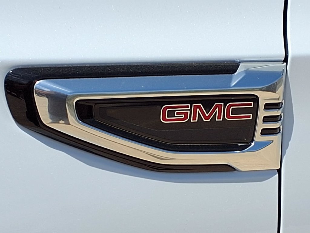2026 GMC Yukon XL Denali - Photo 10