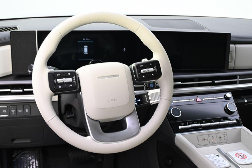 New 2026 Shimmering Silver Hyundai SEL image 12