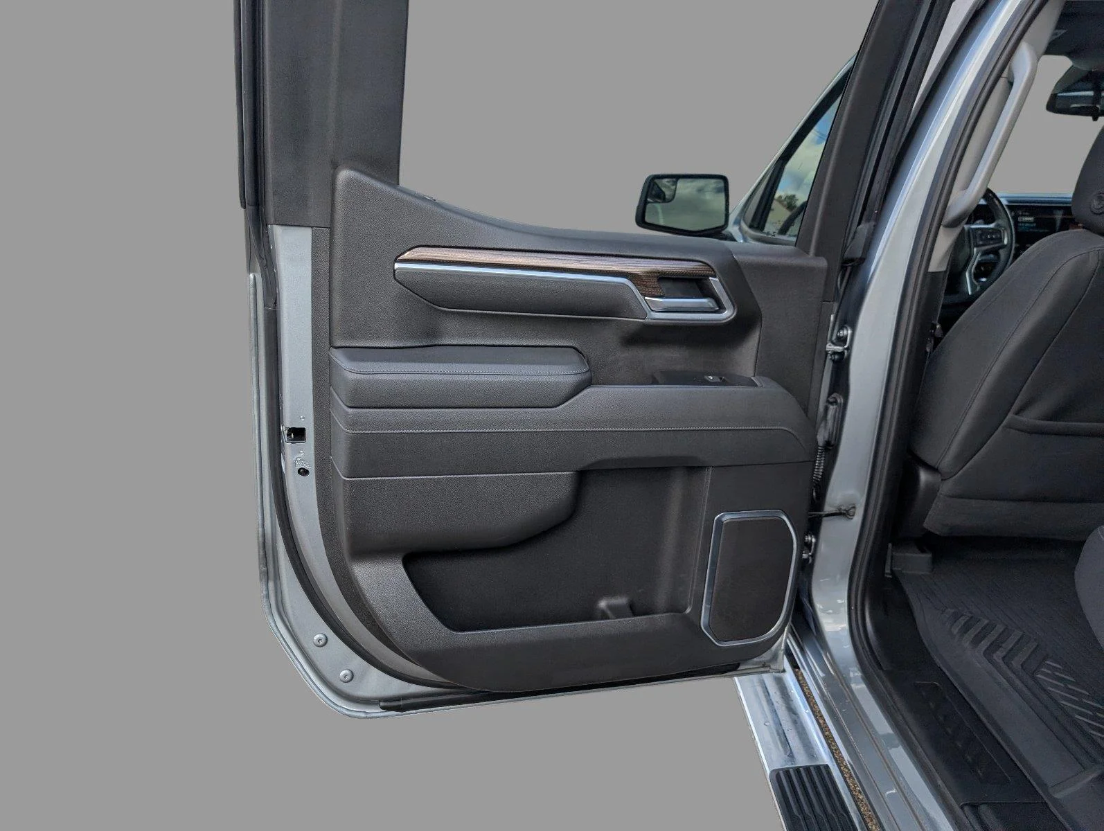 Used 2026 Sterling Gray Metallic Chevrolet LT image 14