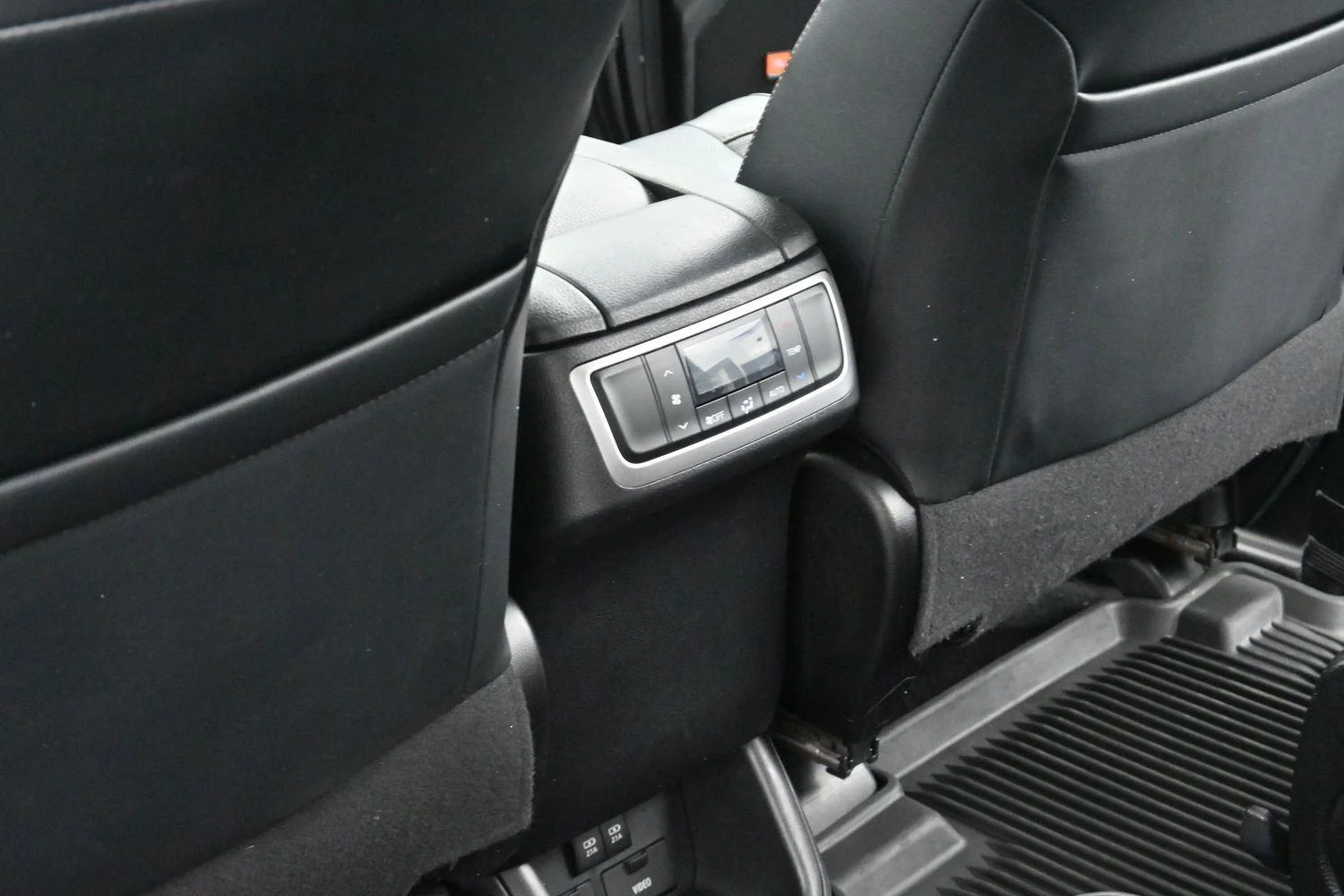 Used 2019 Predawn Gray Mica Toyota Limited image 33