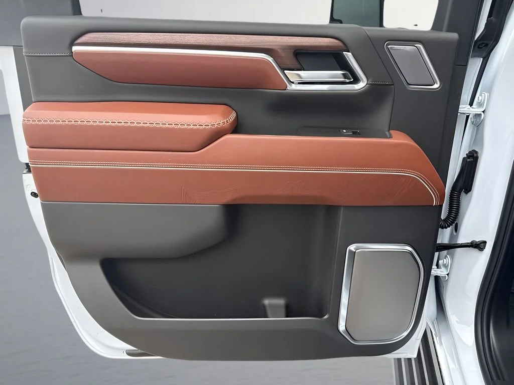 New 2026 Glacier White Tricoat GMC Denali Ultimate DRW image 31