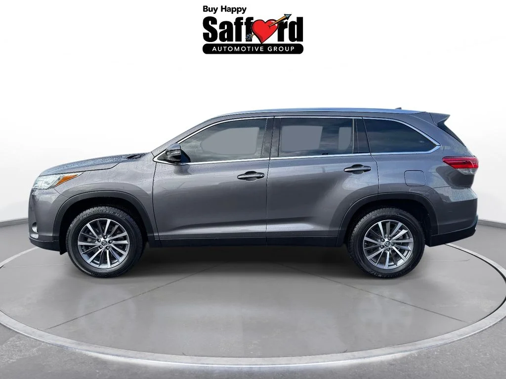 Used 2019 Gray Toyota XLE image 5