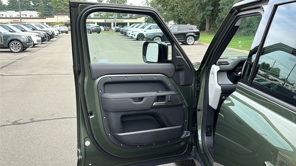 New 2026 Woolstone Green LAND ROVER S image 10