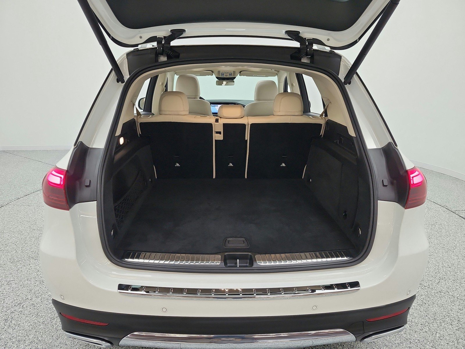 Used 2024 Polar White Mercedes-Benz GLE 350 4MATIC® SUV image 28