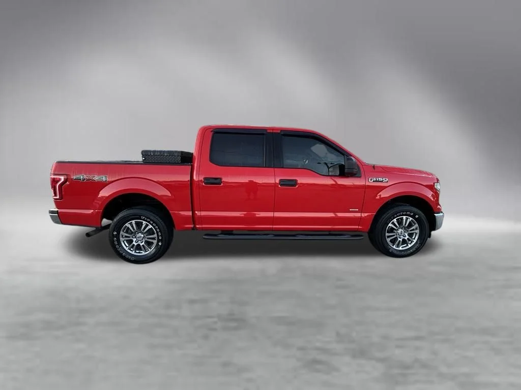 Used 2017 Race Red Ford XLT image 3