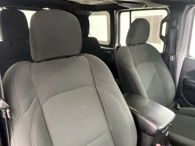 Used 2020 Silver Jeep Unlimited Sport S image 4