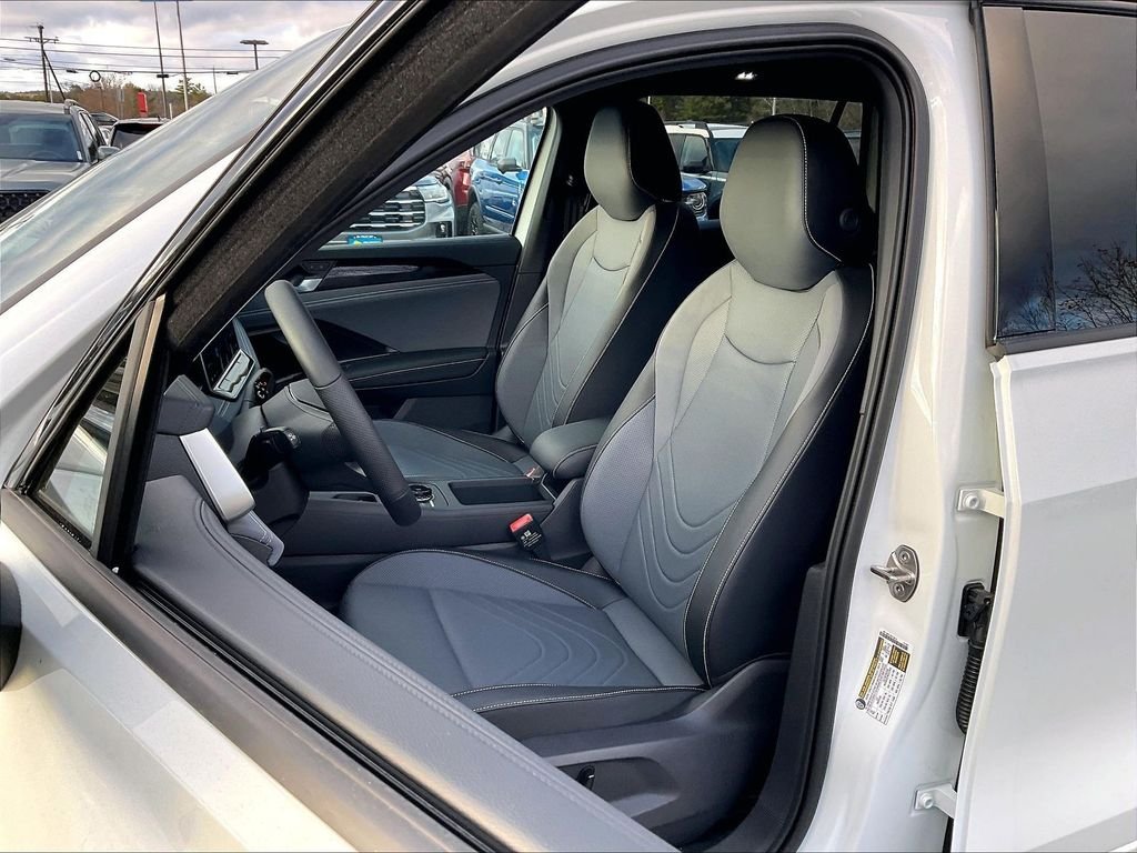 2026 Volkswagen Tiguan SE R-LINE BLACK - Photo 11